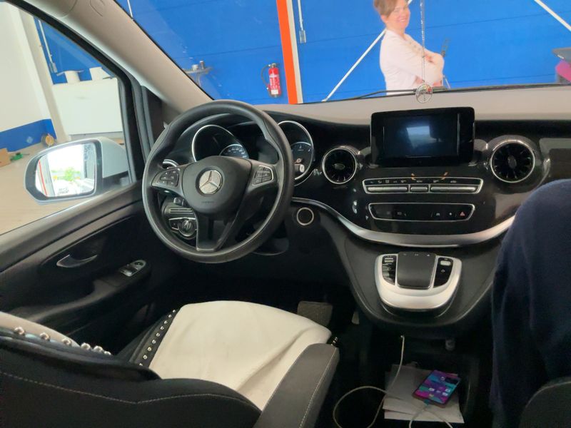 Mercedes-Benz V-Klasse V 220 d RISE kompakt — zdjęcie 12