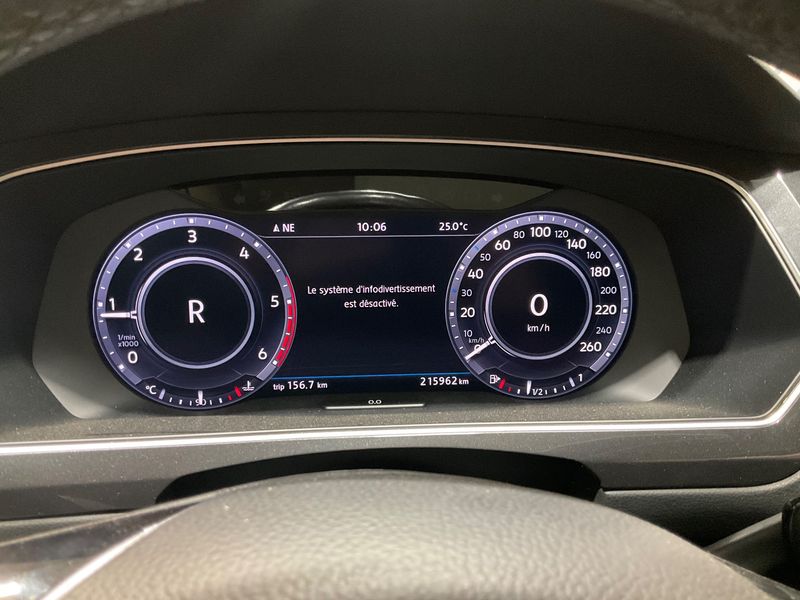 Volkswagen Tiguan 2.0 TDI Carat Edition BlueMotion Tech — zdjęcie 13