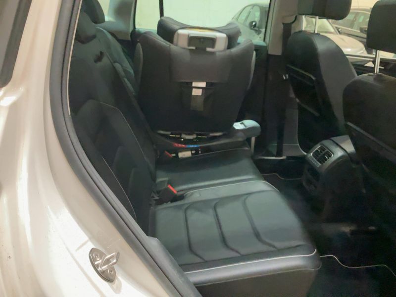 Volkswagen Tiguan 2.0 TDI Carat Edition BlueMotion Tech — zdjęcie 14