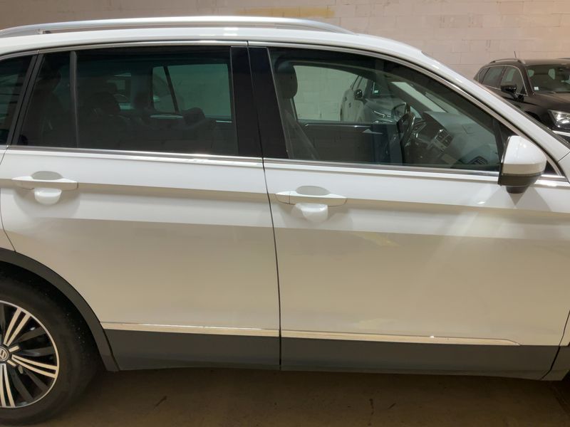 Volkswagen Tiguan 2.0 TDI Carat Edition BlueMotion Tech — zdjęcie 7