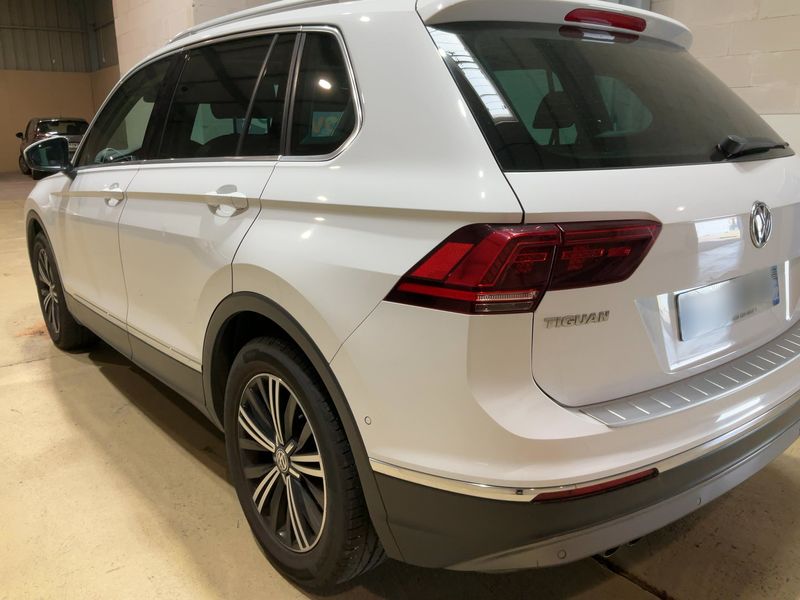 Volkswagen Tiguan 2.0 TDI Carat Edition BlueMotion Tech — zdjęcie 3