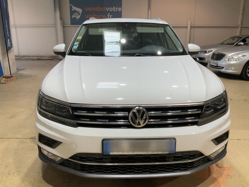 Volkswagen Tiguan 2.0 TDI Carat Edition BlueMotion Tech — zdjęcie 9