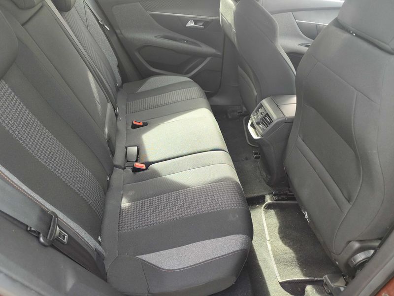 Peugeot 3008 1.6 Blue-HDi Business — zdjęcie 14