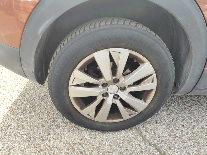Peugeot 3008 1.6 Blue-HDi Business — zdjęcie 18