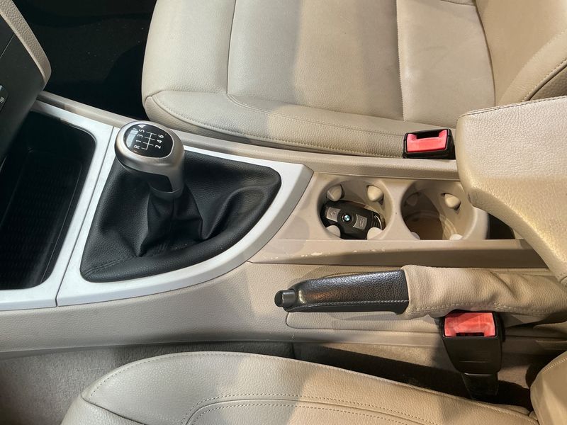 BMW 1er 118i 2011 – снимка 31