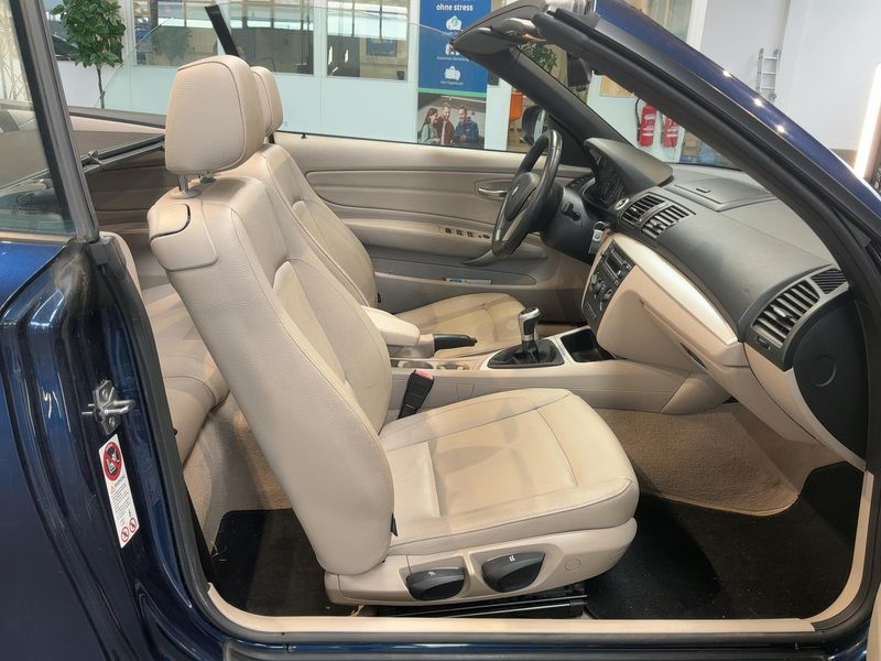 BMW 1er 118i 2011 – снимка 16