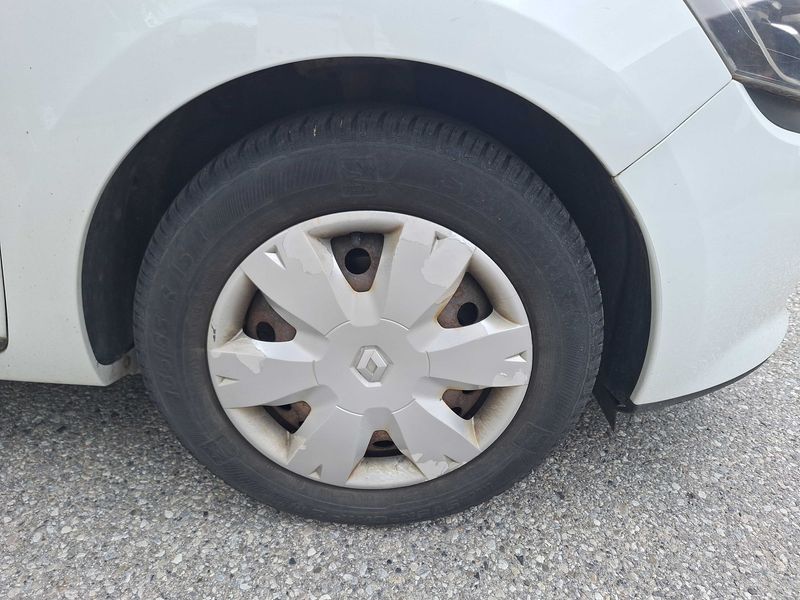 Renault Clio 1.2 Dynamique — zdjęcie 16