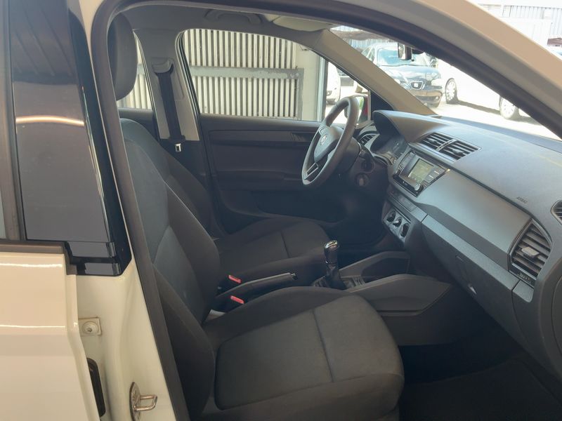 Skoda Fabia 1.4 TDI Red & Grey 2016 – снимка 17