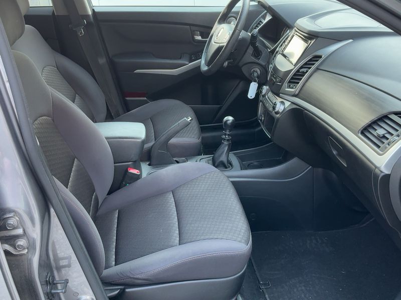 Ssangyong Korando 2.0 LPG Plus 4x4 — zdjęcie 11