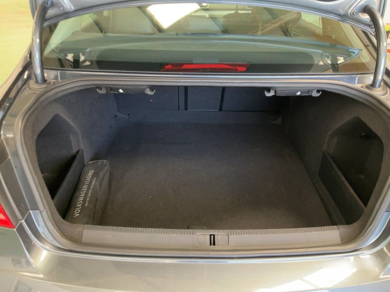 Volkswagen Passat 2.0 TDI Highline BlueMotion Tech 2011 – снимка 15