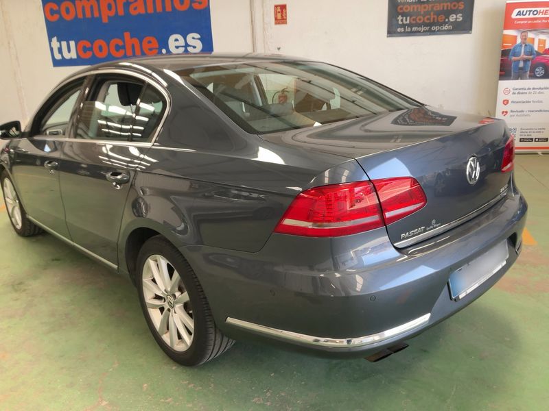 Volkswagen Passat 2.0 TDI Highline BlueMotion Tech 2011 – снимка 6