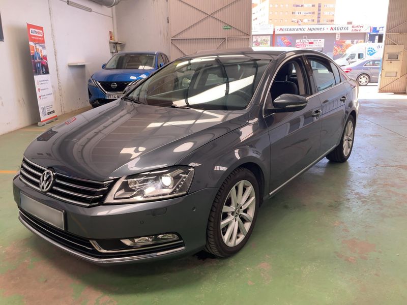 Volkswagen Passat 2.0 TDI Highline BlueMotion Tech 2011 – снимка 1