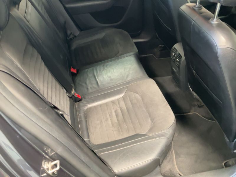 Volkswagen Passat 2.0 TDI Highline BlueMotion Tech 2011 – снимка 19