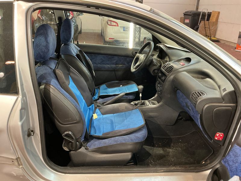 Peugeot 206 1.1 Special — zdjęcie 3
