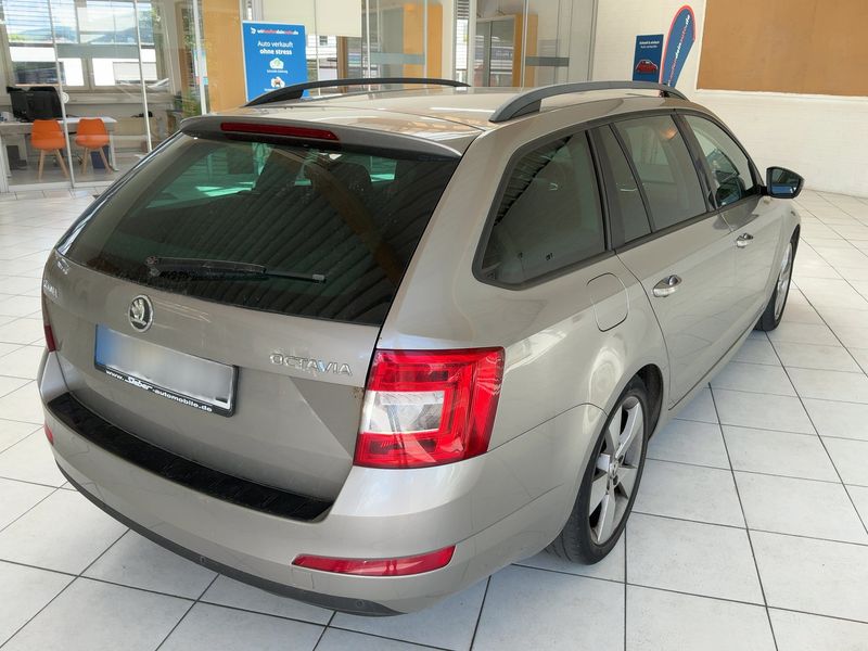 Skoda Octavia 2.0 TDI Elegance — zdjęcie 6