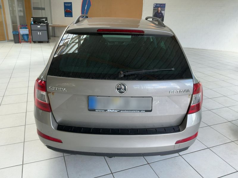 Skoda Octavia 2.0 TDI Elegance — zdjęcie 5