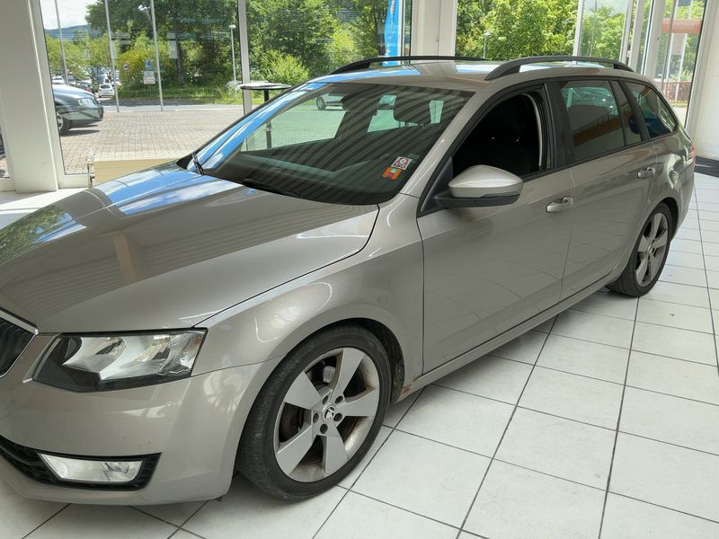 Skoda Octavia 2.0 TDI Elegance — zdjęcie 2