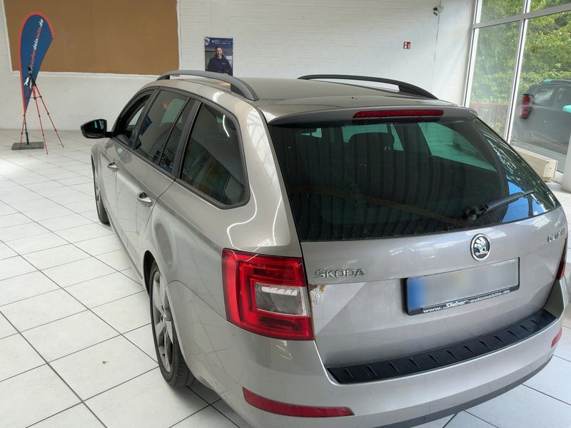 Skoda Octavia 2.0 TDI Elegance — zdjęcie 3