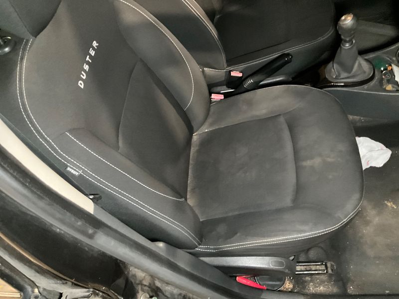 Dacia Duster 1.5 dCi Laureate 4x4 2011 – снимка 33
