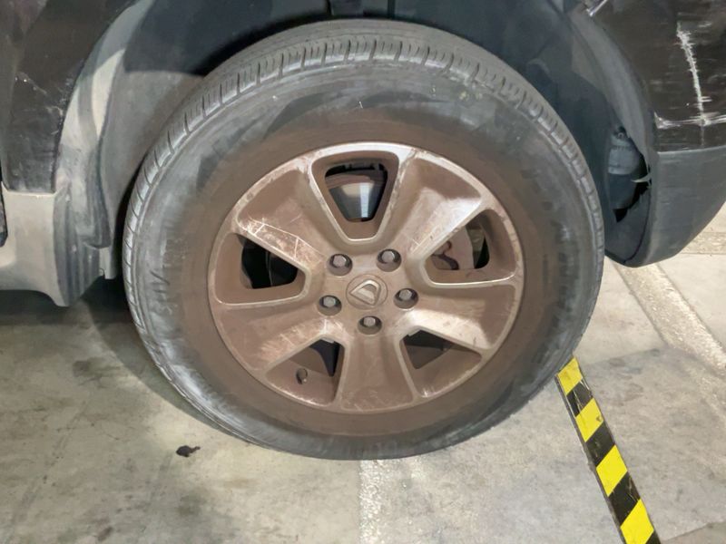 Dacia Duster 1.5 dCi Laureate 4x4 2011 – снимка 11