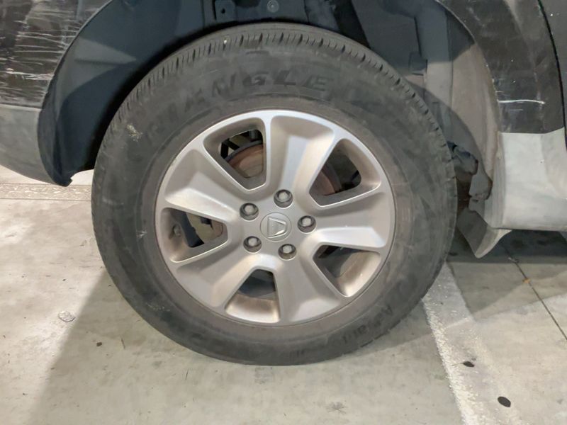 Dacia Duster 1.5 dCi Laureate 4x4 2011 – снимка 9