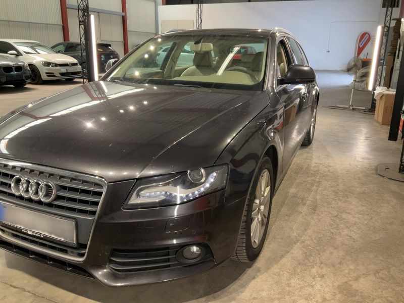 Audi A4 2.0 TFSI quattro Ambiente 2009 – снимка 2
