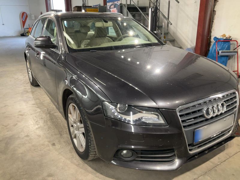 Audi A4 2.0 TFSI quattro Ambiente 2009 – снимка 12