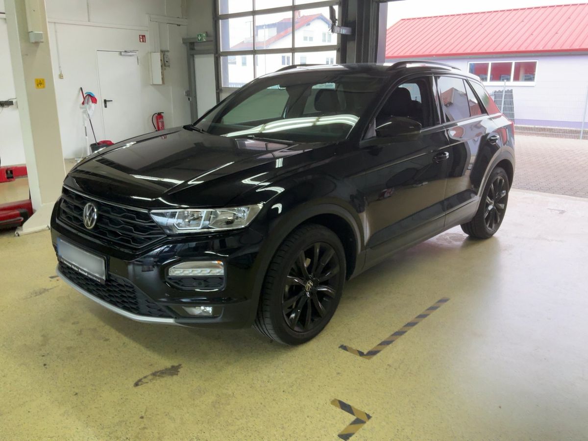 Volkswagen T-Roc 2021 — photo 1