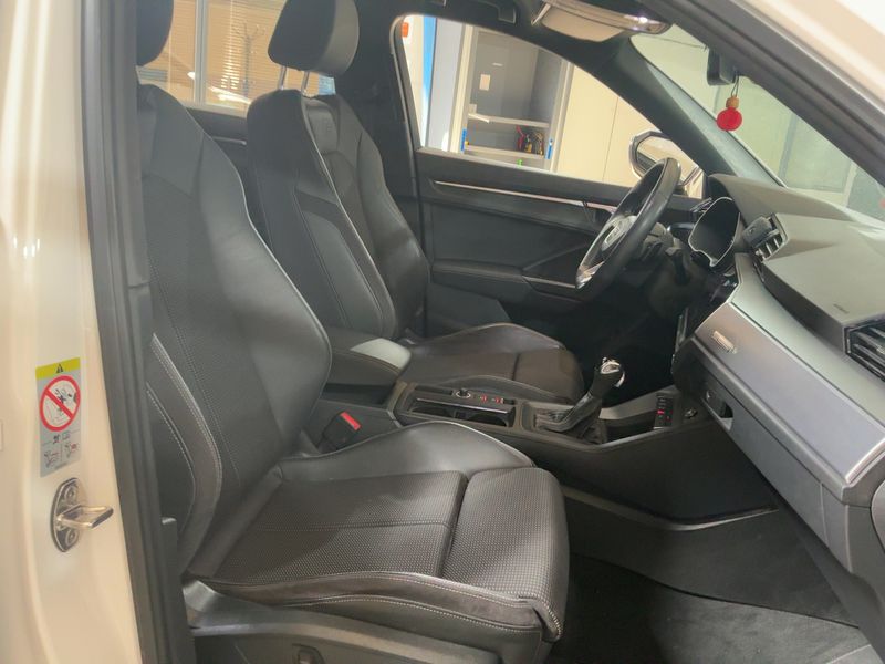 Audi Q3 35 TFSI S line — zdjęcie 11