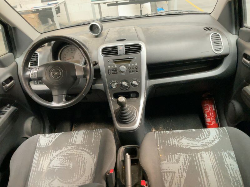 Opel Agila 1.0 Edition — zdjęcie 12