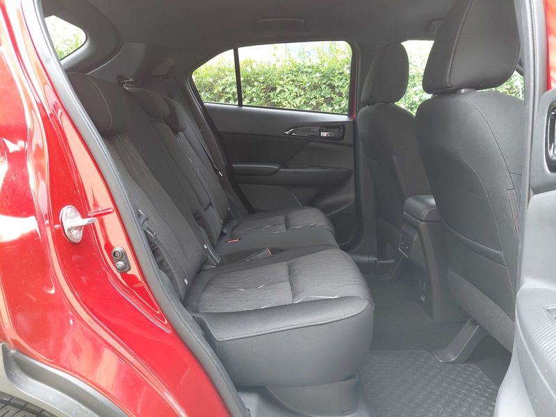 Mitsubishi Eclipse Cross 1.5 T-MIVEC Diamant Edition+ 2WD — zdjęcie 13