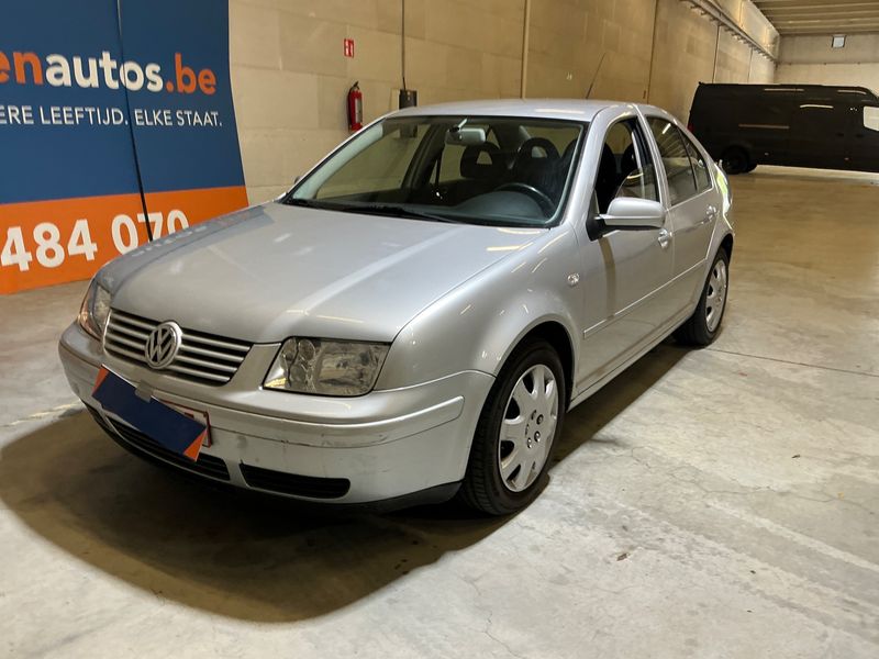 Volkswagen Bora 1.6 Comfortline — zdjęcie 1