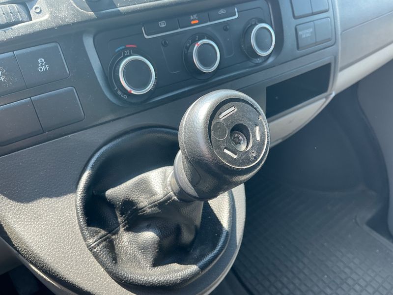 Volkswagen T5 Transporter 2.0 TDI Kasten 2014 – снимка 42