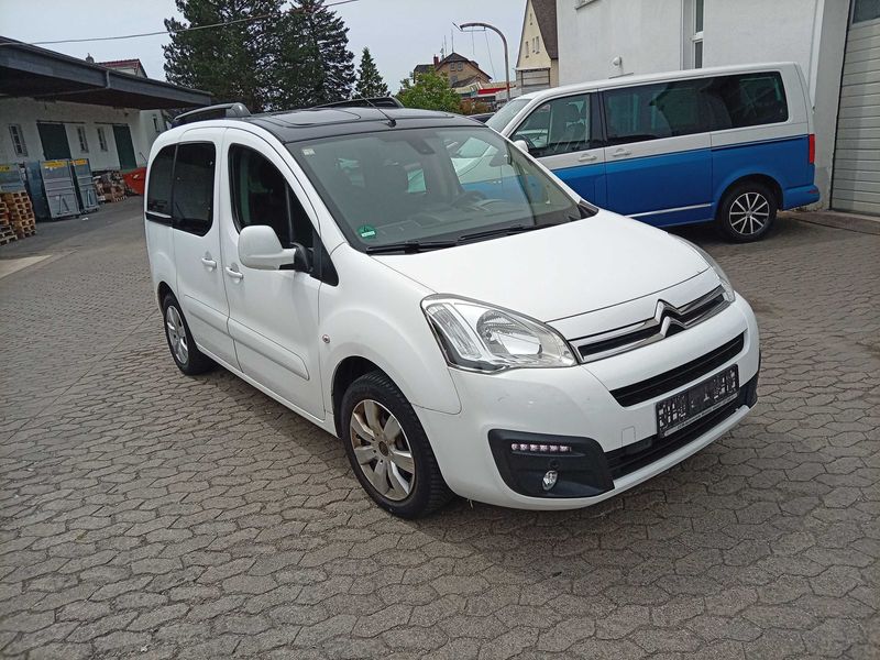 Citroen Berlingo 1.6 Blue-HDi Shine — zdjęcie 16