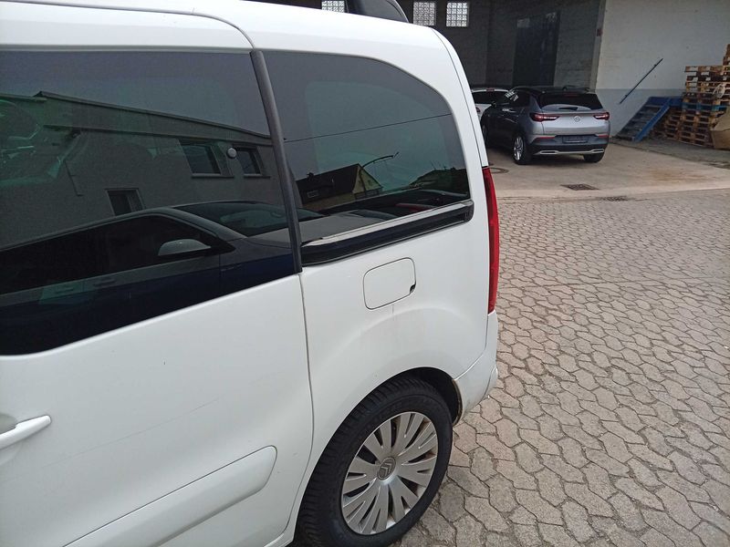 Citroen Berlingo 1.6 Blue-HDi Shine — zdjęcie 24