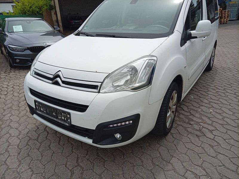 Citroen Berlingo 1.6 Blue-HDi Shine — zdjęcie 19