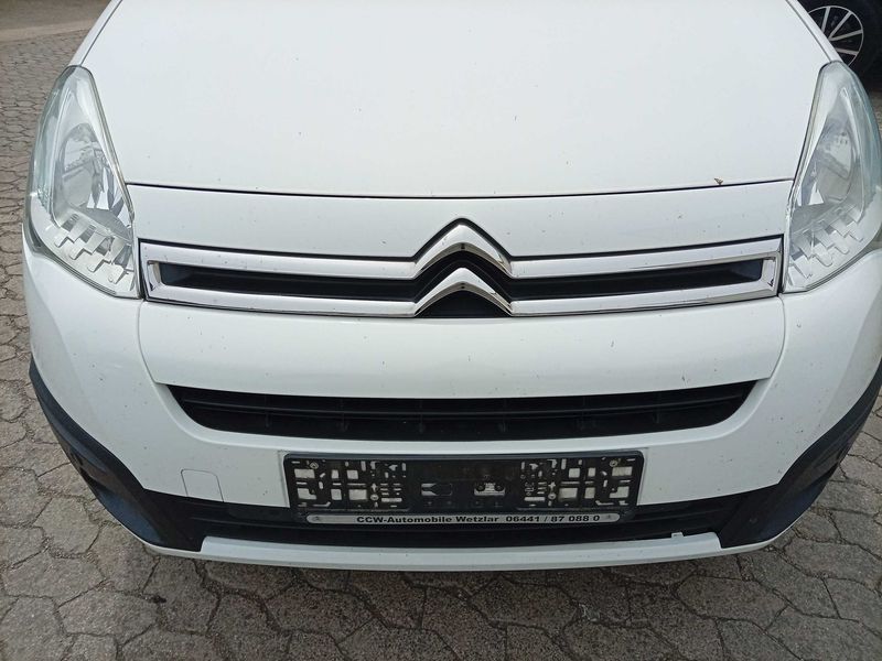 Citroen Berlingo 1.6 Blue-HDi Shine — zdjęcie 18