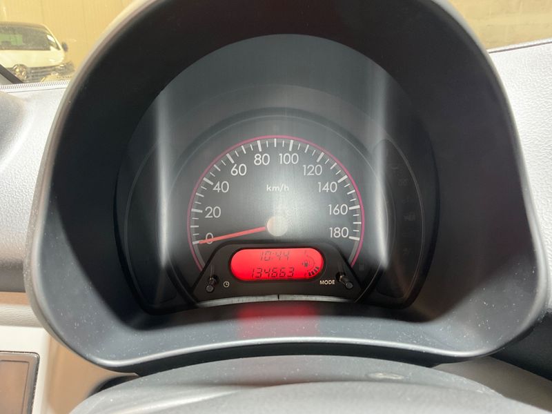 Nissan Pixo 1.0 Visia — zdjęcie 4
