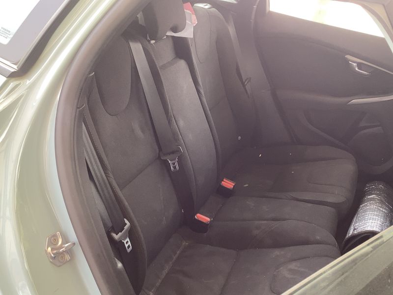 Volvo V40 2.0 D2 Kinetic — zdjęcie 14