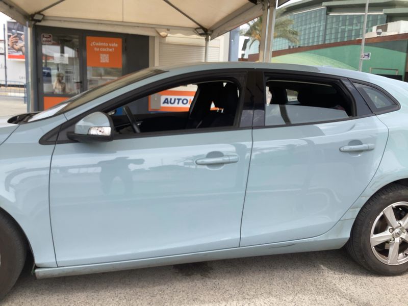 Volvo V40 2.0 D2 Kinetic — zdjęcie 4