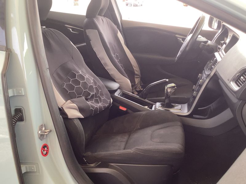 Volvo V40 2.0 D2 Kinetic — zdjęcie 11