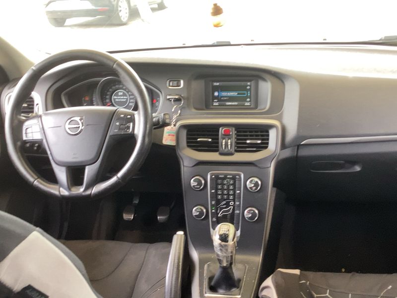 Volvo V40 2.0 D2 Kinetic — zdjęcie 12
