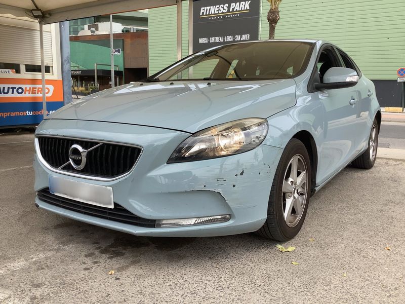 Volvo V40 2.0 D2 Kinetic — zdjęcie 2