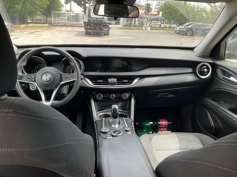Alfa Romeo Stelvio 2.2 JTDM Business Q4 — zdjęcie 12