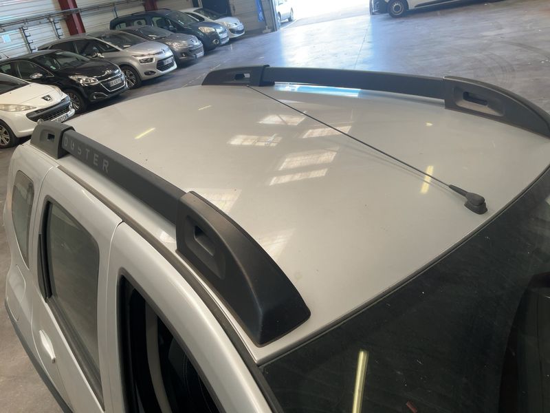 Dacia Duster 1.5 dCi Laureate 4x2 2015 – снимка 13