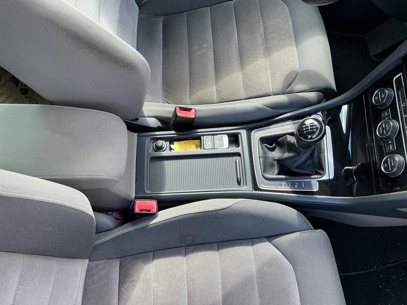 Volkswagen Golf VII 2.0 TDI Carat BlueMotion Tech 2015 – снимка 24