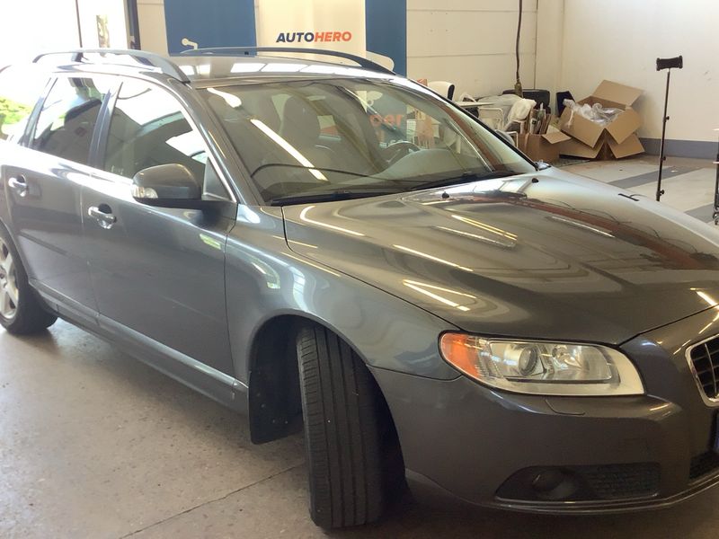 Volvo V70 2.4 D Momentum — zdjęcie 8