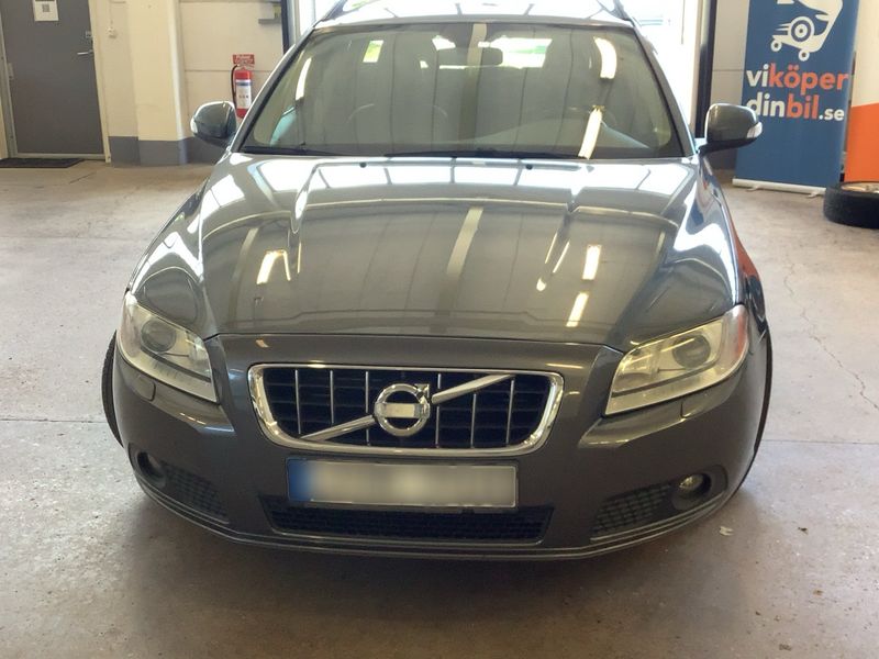Volvo V70 2.4 D Momentum — zdjęcie 9