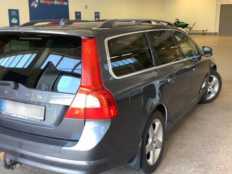 Volvo V70 2.4 D Momentum — zdjęcie 6