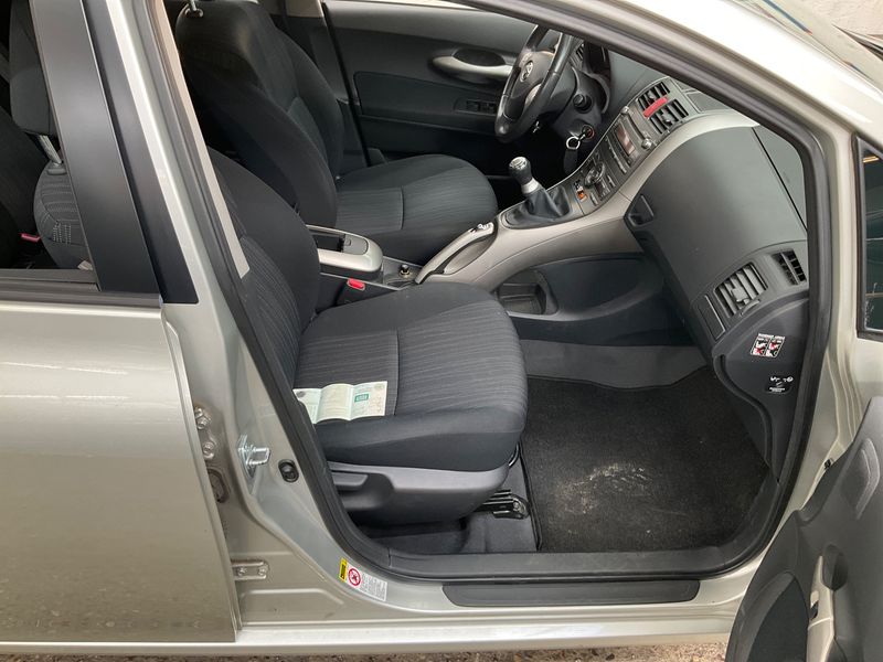 Toyota Auris 1.6 Sol — zdjęcie 3